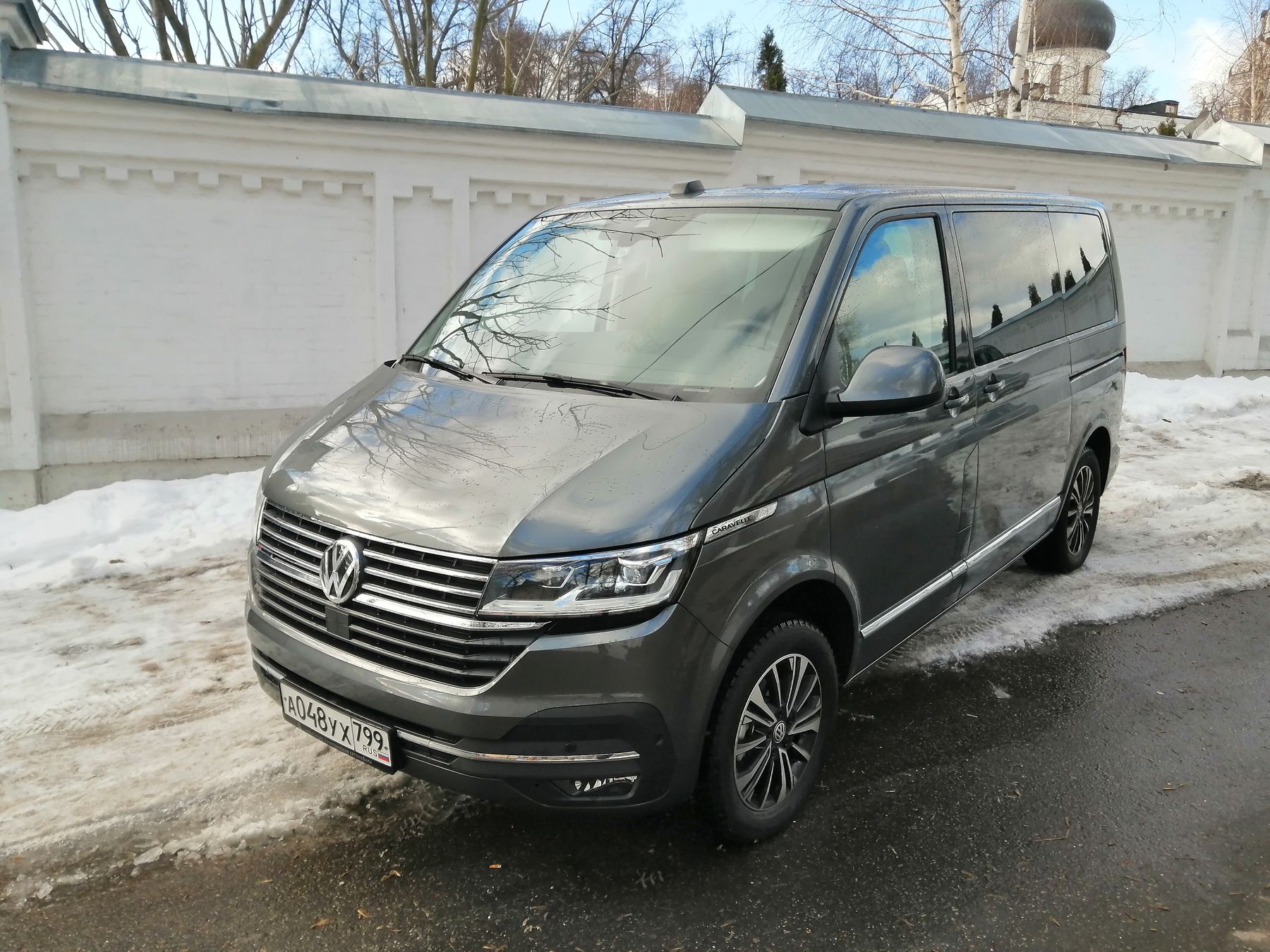 Volkswagen Caravelle t6 серый Indium металлик