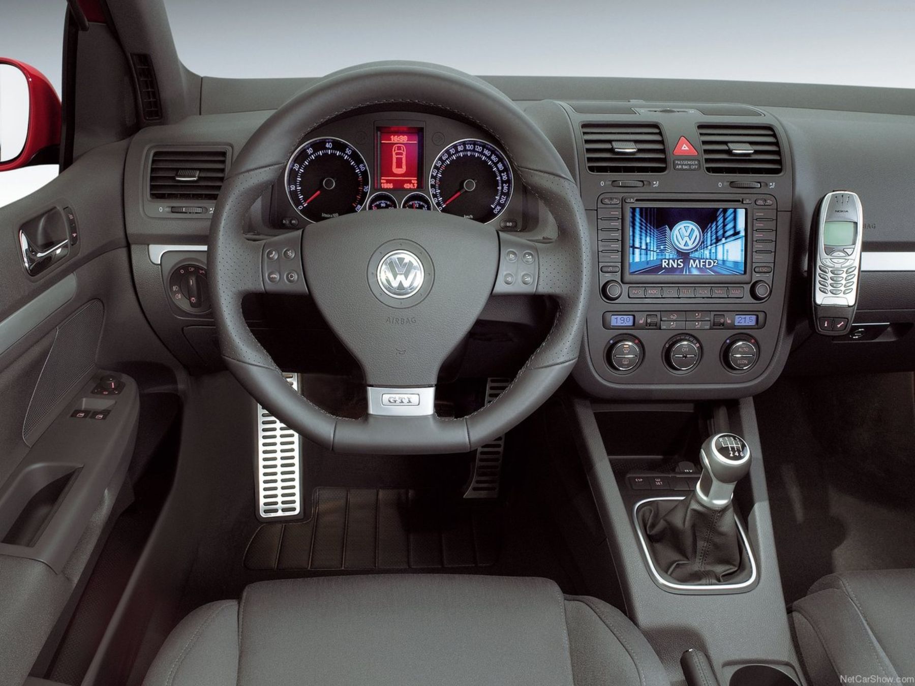 Volkswagen Golf 5 GTI салон