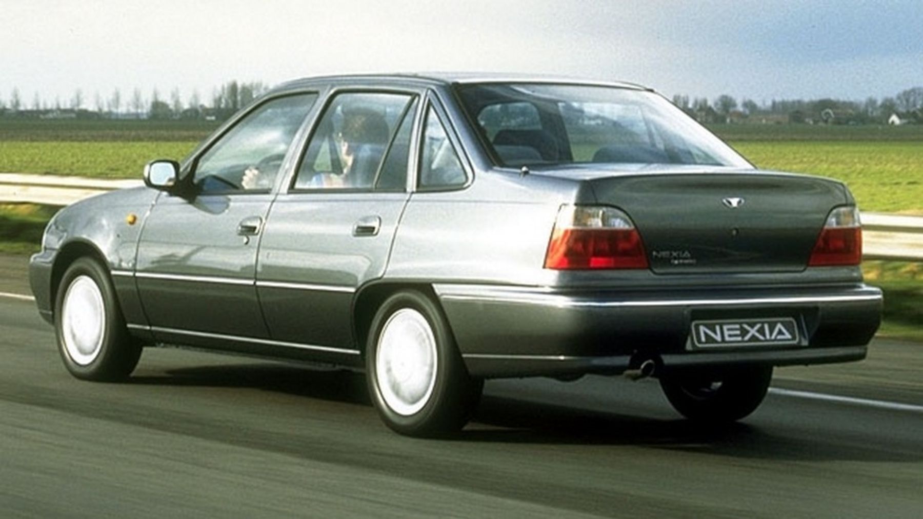 Можно ли део. Daewoo Nexia 1994. Нексия 1 и 2. Daewoo Nexia 1. Дэу Нексия 1 поколение.