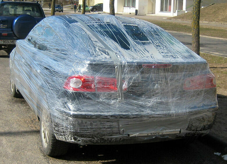 Изображение Зачем опытные водители всегда возят в автомобиле стрейч-пленку