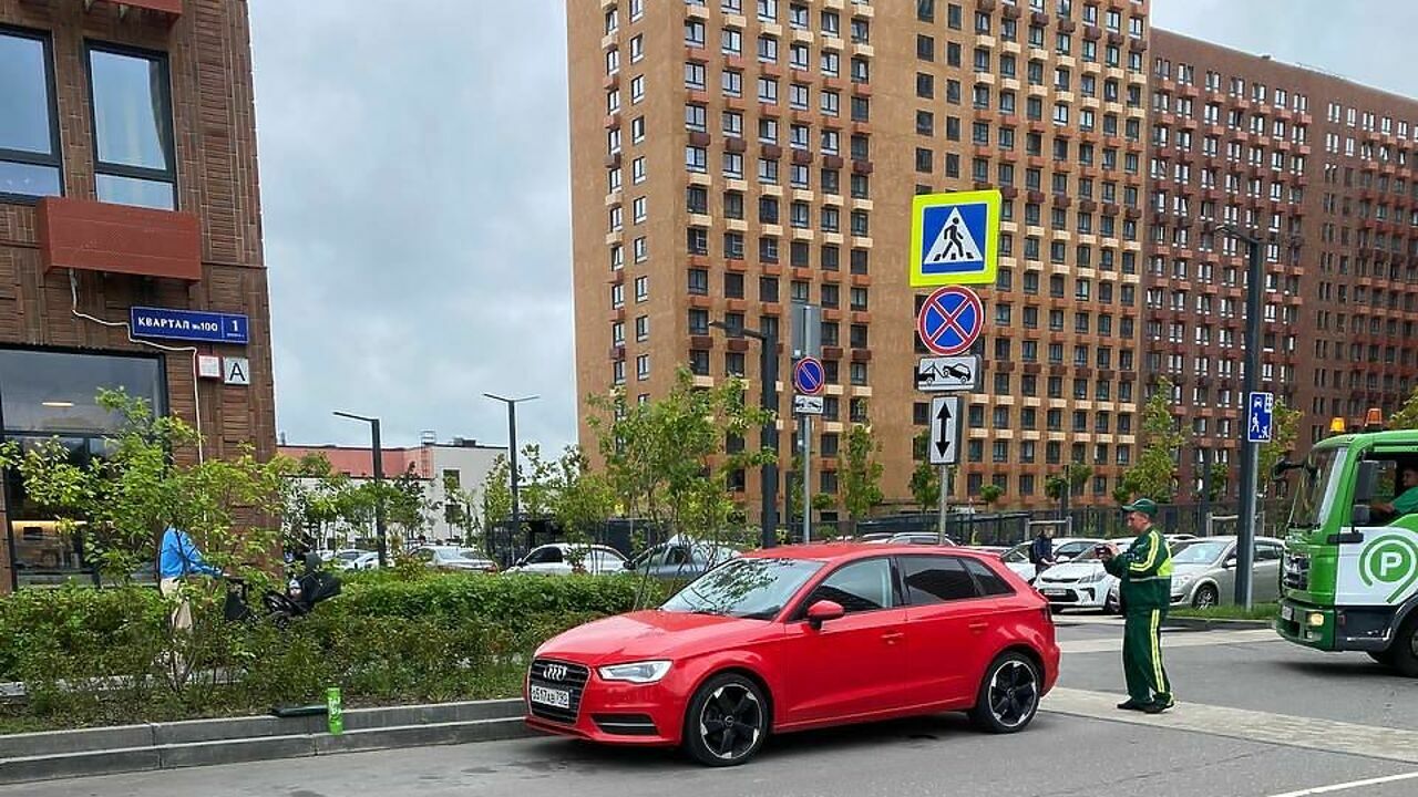 Как дворы без машин портят москвичей - АвтоВзгляд