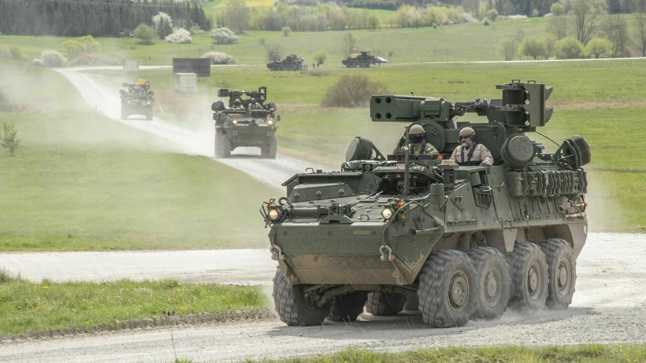 Что означает появление хваленых американских БТР Stryker на украинском  фронте - АвтоВзгляд