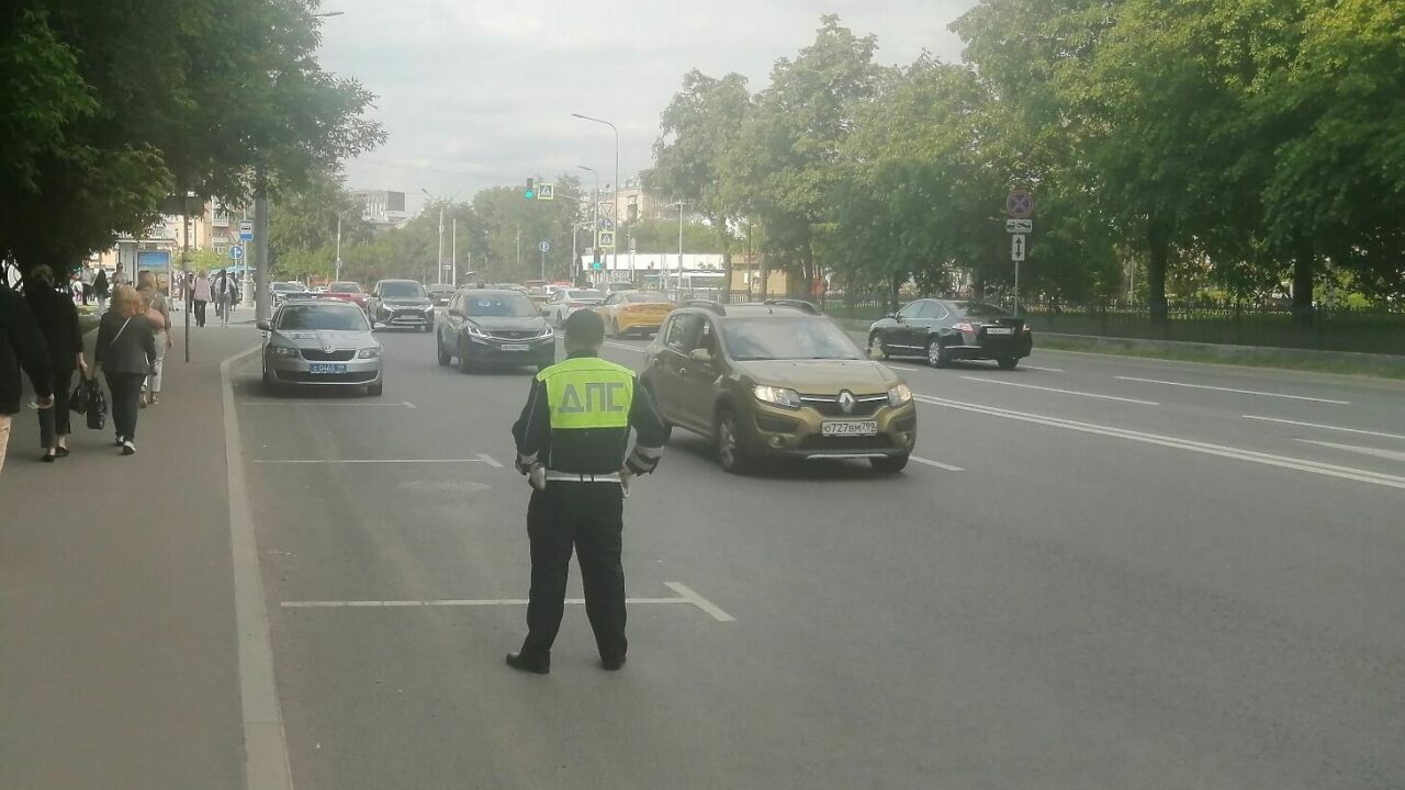 В Госдуме хотят отменить штраф за забытые дома «права» - АвтоВзгляд