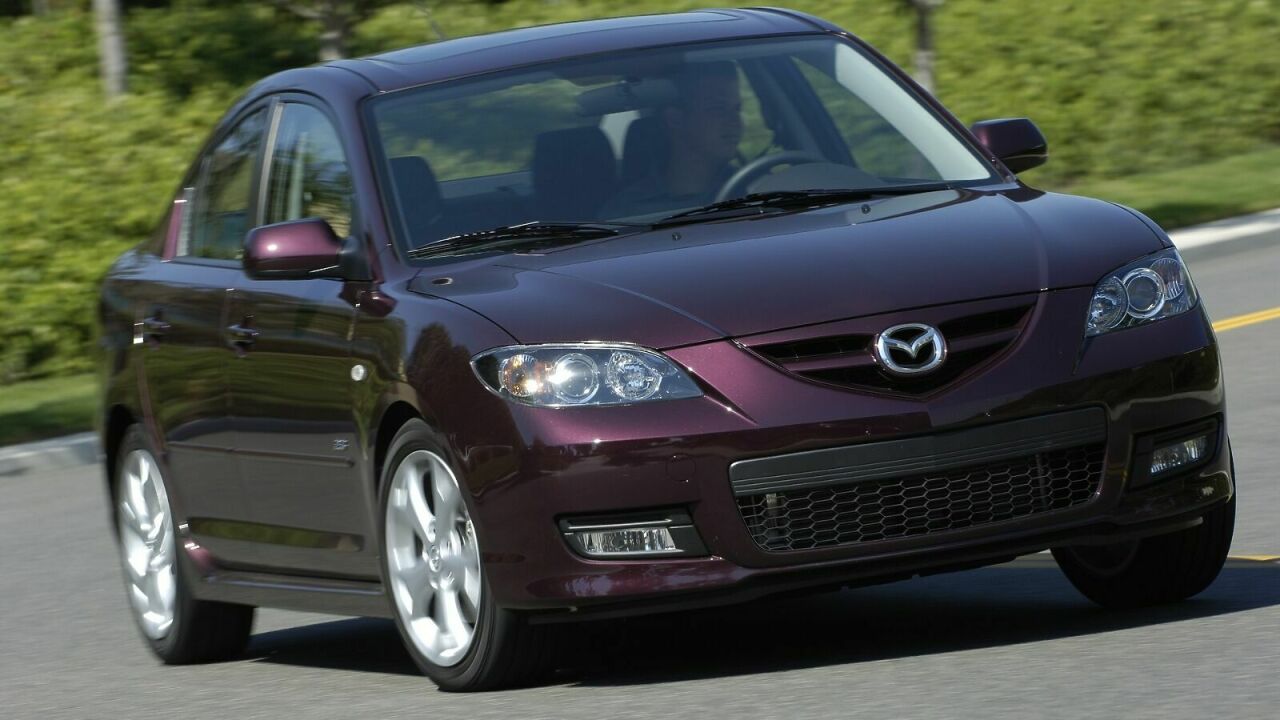 Почему сейчас не надо покупать подержанную Mazda3 - АвтоВзгляд