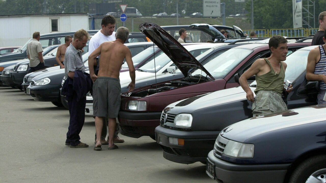 В Москве и Санкт-Петербурге впервые сократилось количество машин -  АвтоВзгляд