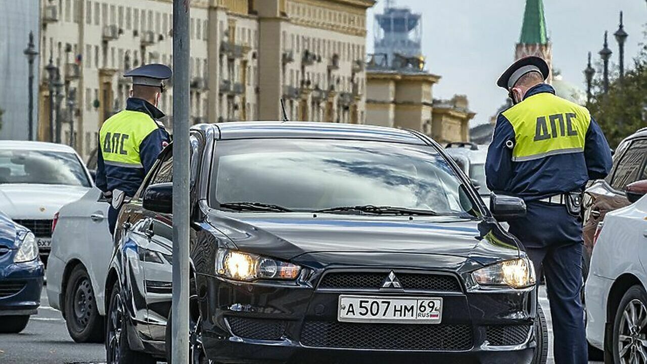 Чего больше всего боятся сотрудники ГИБДД, общаясь с водителем на дороге -  АвтоВзгляд