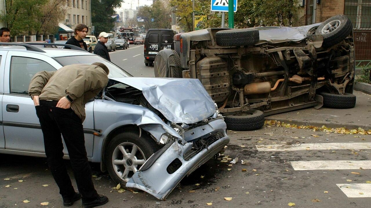 Стоять — бояться: на каких автомобилях россияне чаще всего попадают в  аварии - АвтоВзгляд