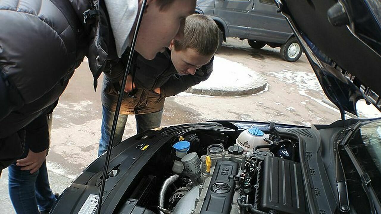 Почему в автосервисах перестали отдавать на руки старые запчасти -  АвтоВзгляд