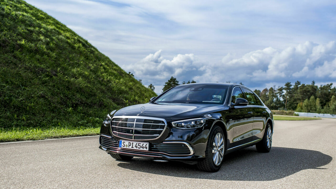 Мерседес s класс 2022. Mercedes-Benz 680 s. Mercedes-Benz s 680 Guard 4matic. Новый Мерседес s класса 2022.