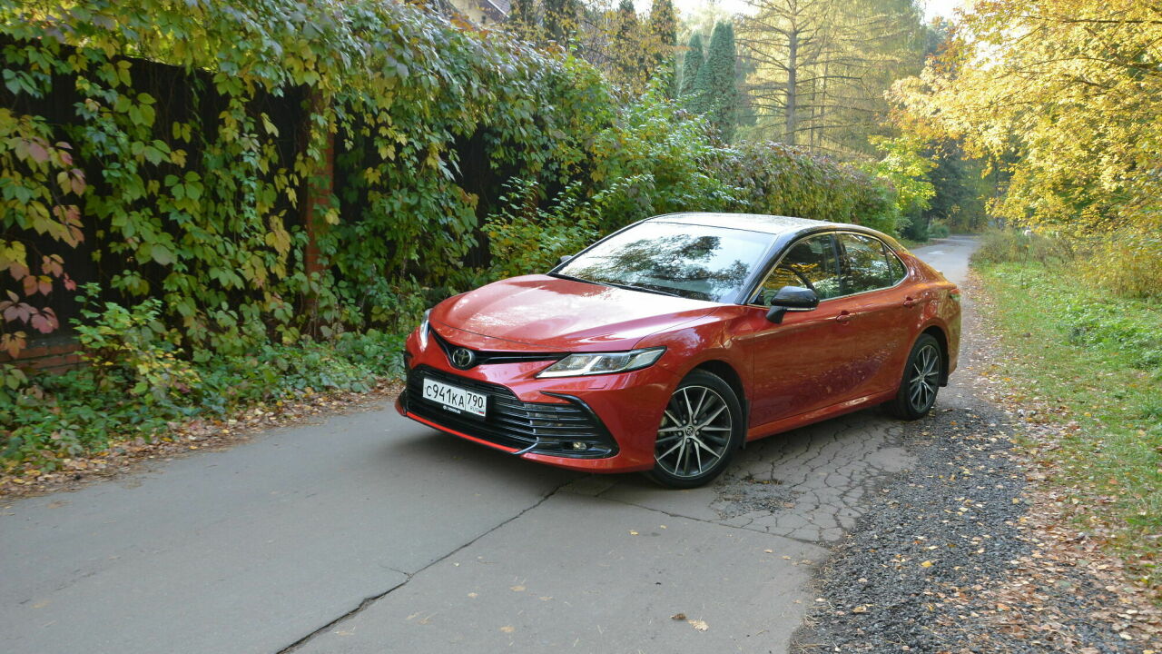 Gазуй, Rейсер: тест-драйв самой бешеной Toyota Camry - АвтоВзгляд