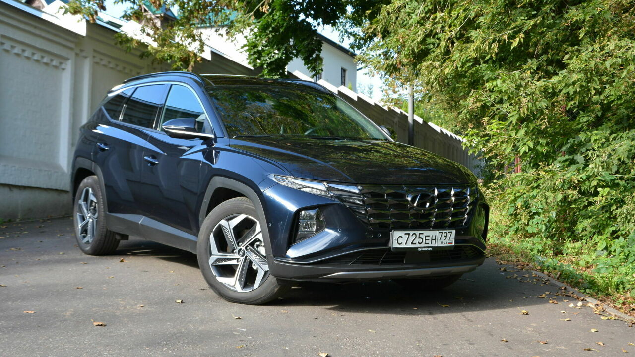 Доездились: чем новый кроссовер Hyundai Tucson уделывает японских  конкурентов - АвтоВзгляд