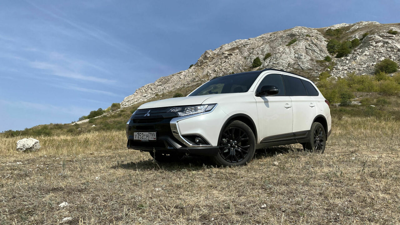 Боец «замкадья»: тест-драйв нового Mitsubishi Outlander 2021 - АвтоВзгляд