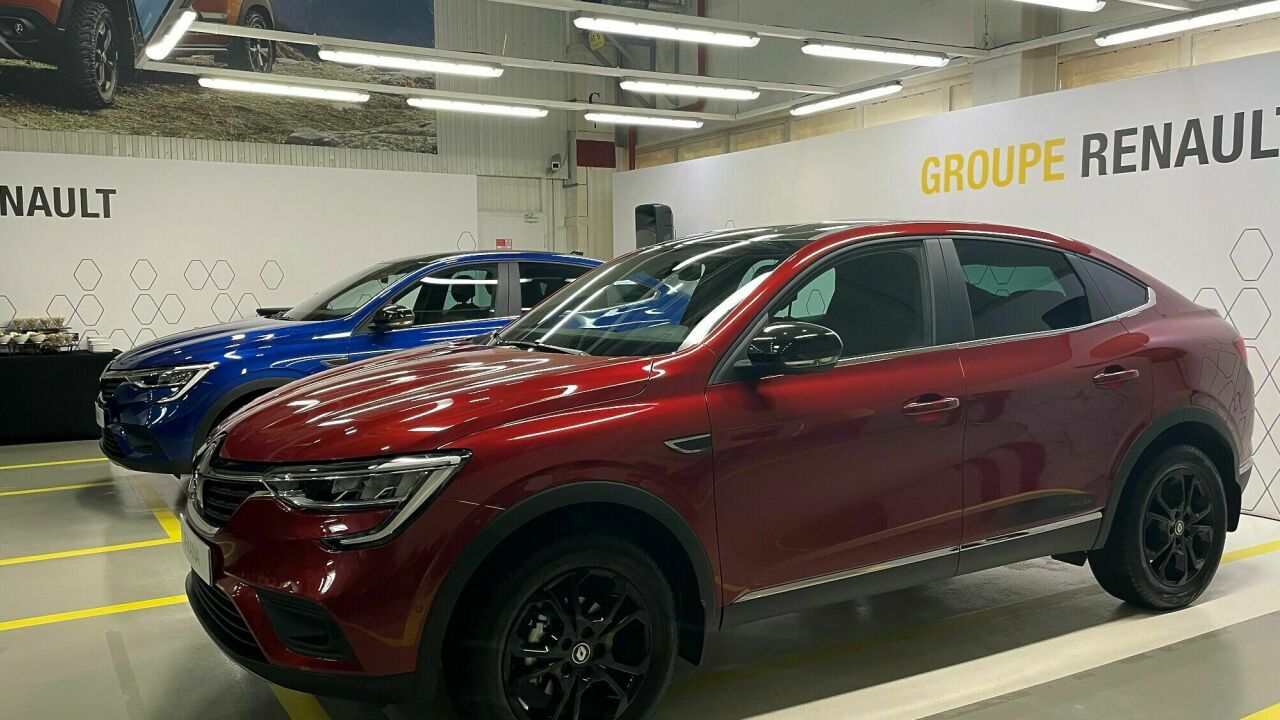 Все плюсы и минусы «подключенных» автомобилей Renault Arkana, Kaptur,  Duster - АвтоВзгляд