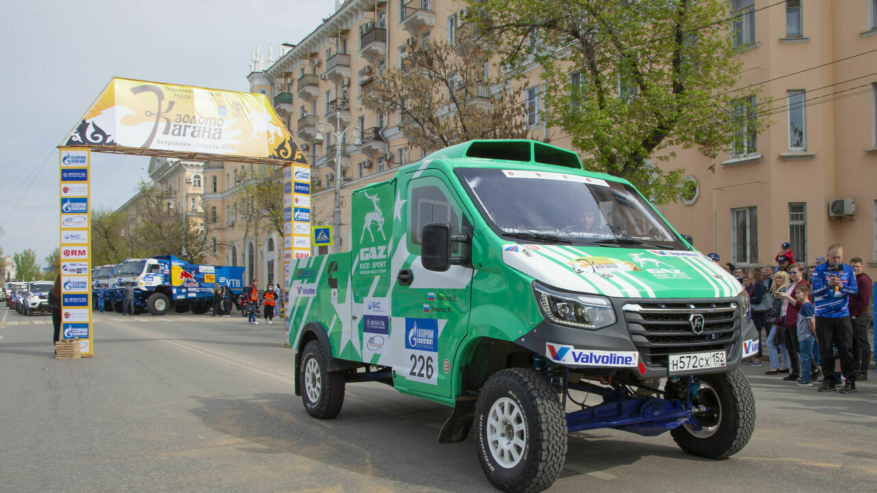 Гонка «Золото Кагана-2021»: экипажи попали в засаду - АвтоВзгляд