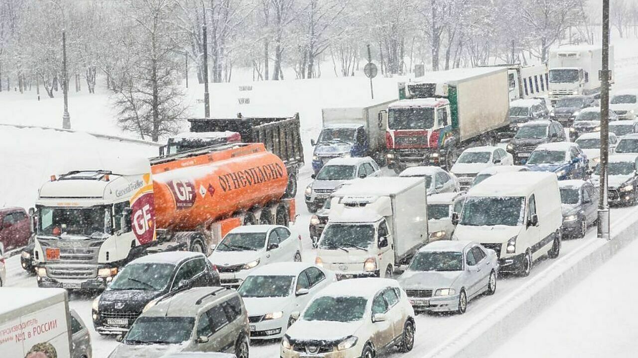 Зачем на самом деле власти ограничивают движение грузовиков по МКАД -  АвтоВзгляд