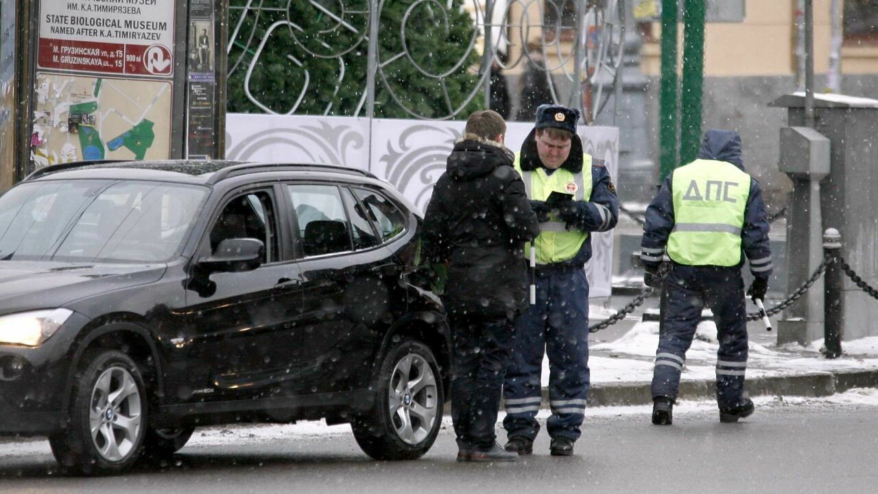 Как быстро побороть запах перегара перед выездом на дорогу - АвтоВзгляд