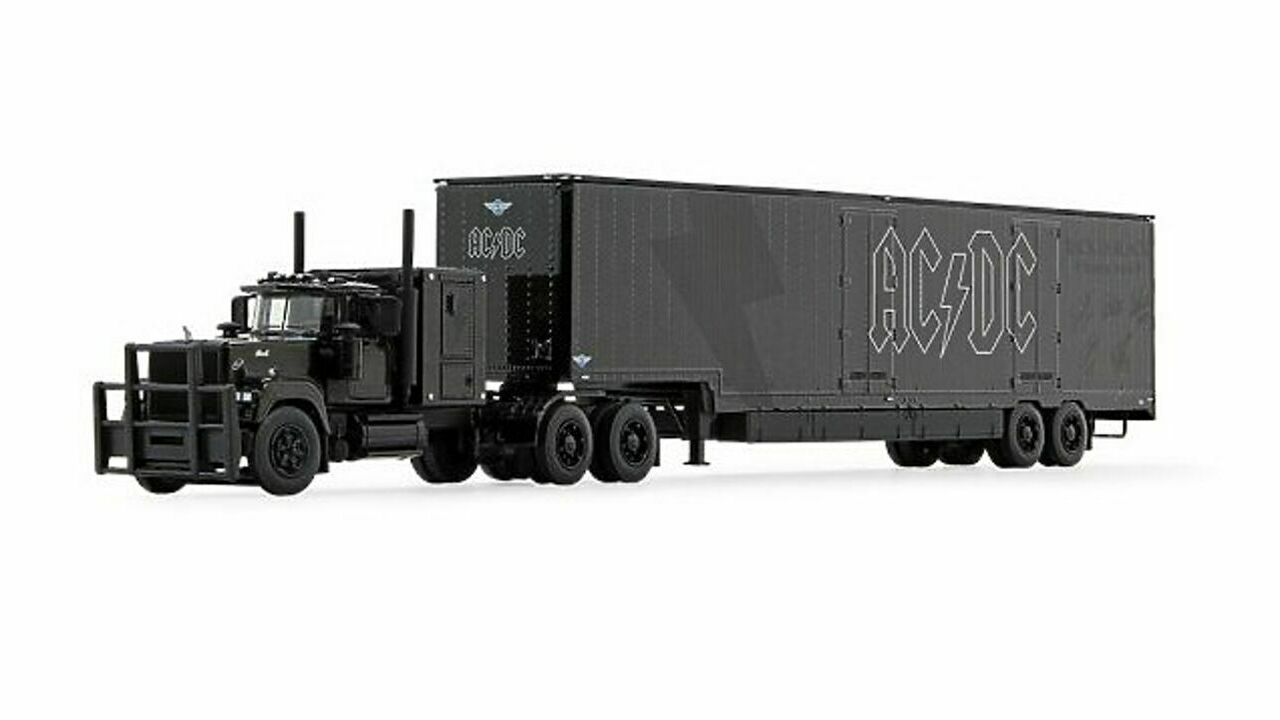 Тягач Mack Superliner