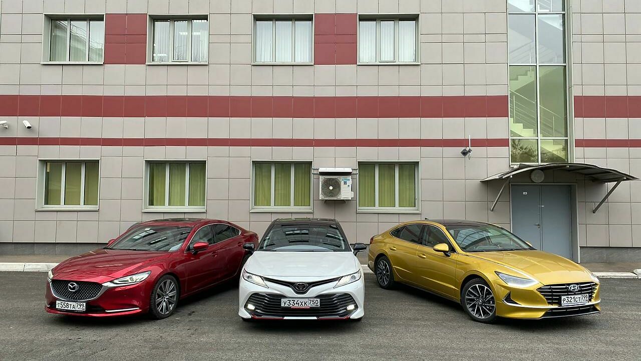 Чьи «понты» дороже: сравнительный тест Toyota Camry, Mazda6 и Hyundai  Sonata - АвтоВзгляд