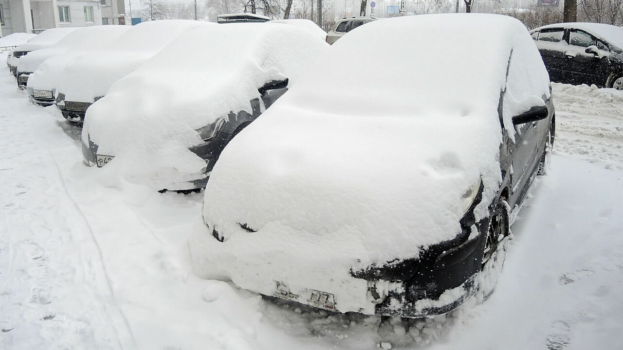 5 «дырочек» в автомобиле, которые обязательно нужно смазать перед  наступлением холодов - АвтоВзгляд