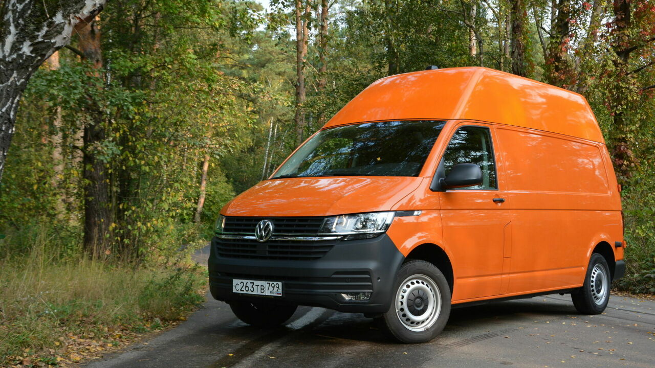 Кубический «апельсин»: тест-драйв обновленного Volkswagen Transporter 6.1 -  АвтоВзгляд