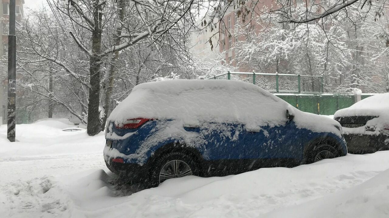 С чем столкнутся водители, не выезжавшие и даже не прогревавшие авто зимой  - АвтоВзгляд