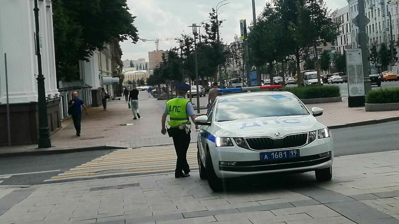 Имеет ли право гаишник садиться в ваш автомобиль - АвтоВзгляд