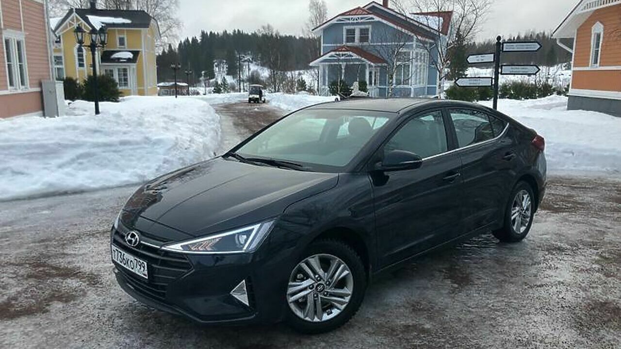 Первый тест-драйв обновленной Hyundai Elantra: ни туда, ни сюда - АвтоВзгляд