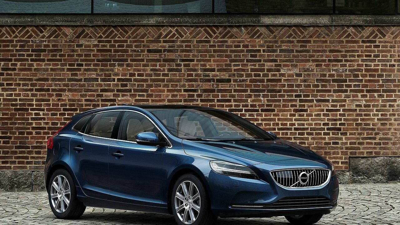 На смену Volvo V40 придет новый купеобразный кроссовер - АвтоВзгляд