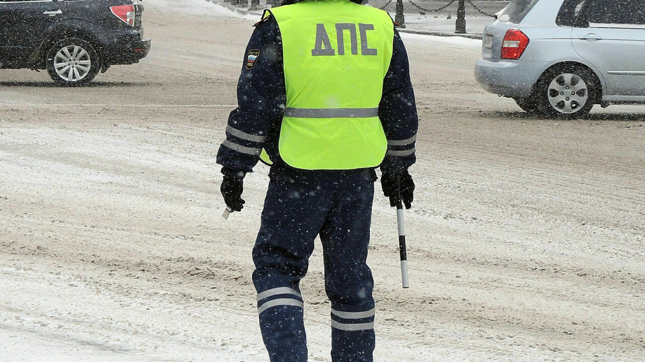 Зачем сотрудники ГИБДД расспрашивают водителя о месте работы - АвтоВзгляд