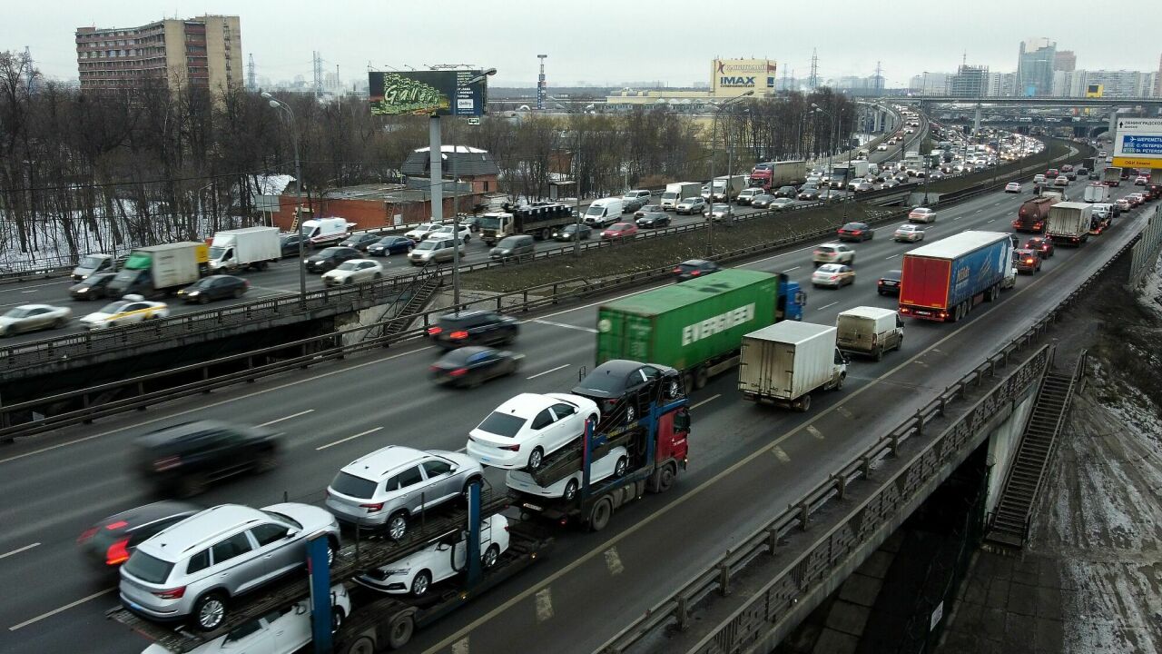 Сколько времени москвичи проводят в пробках - АвтоВзгляд