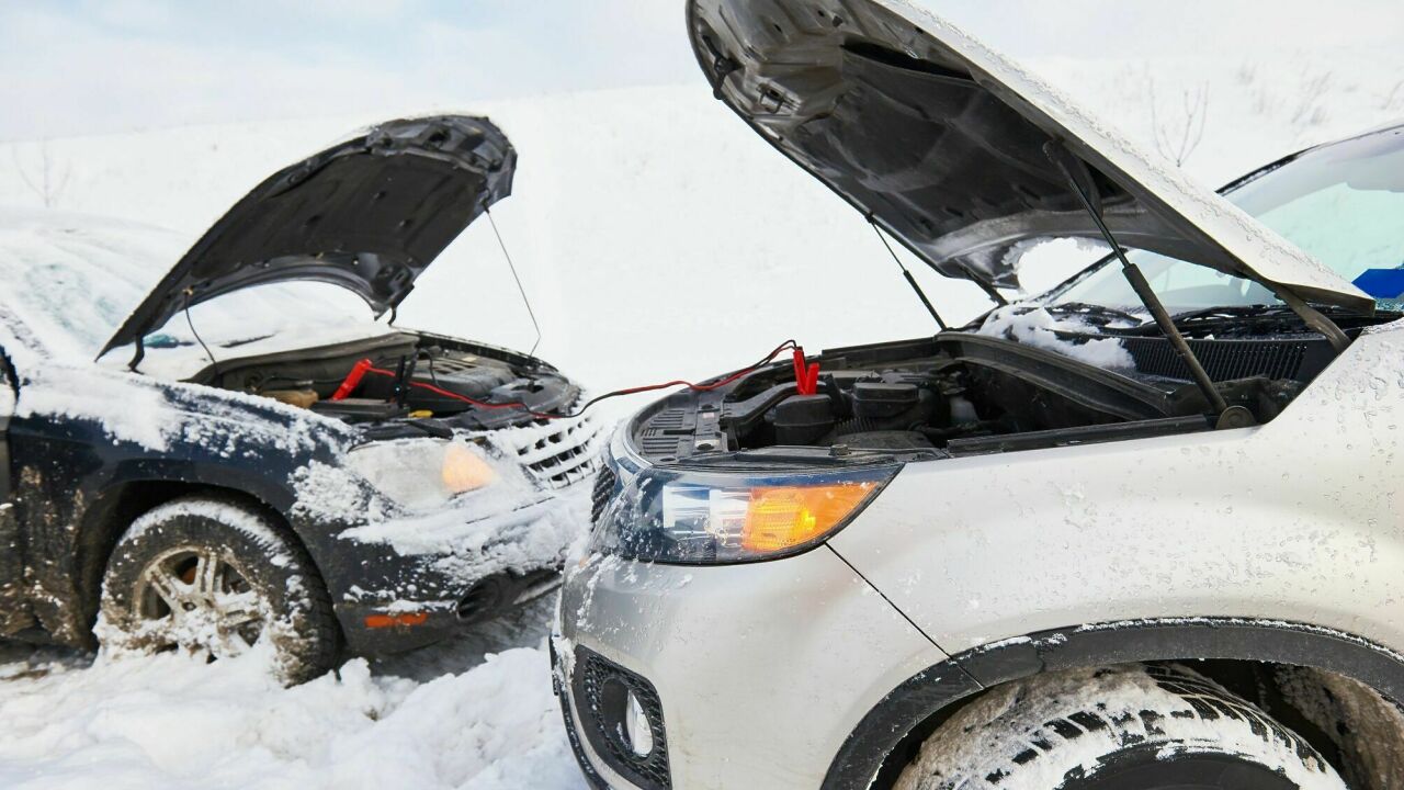 5 грубых ошибок водителей при прикуривании автомобиля - АвтоВзгляд