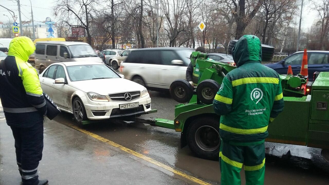 На штрафстоянках Подмосковья незаконно удерживают машины граждан -  АвтоВзгляд