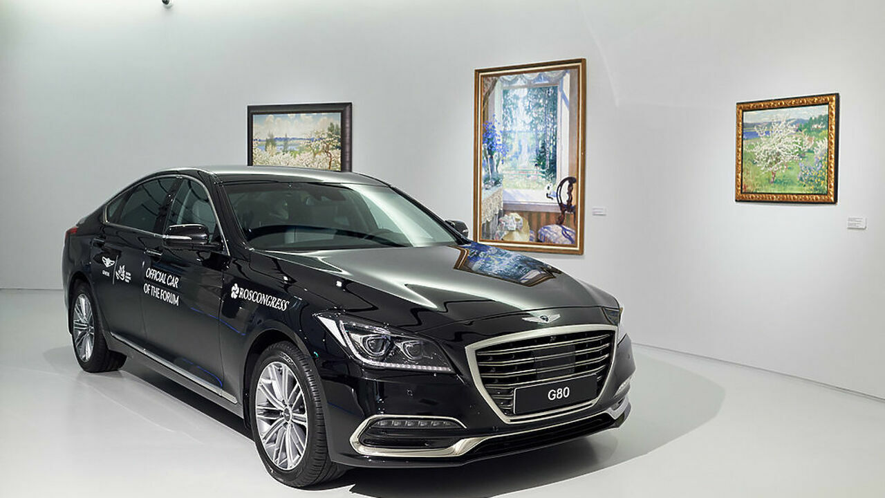 Hyundai передает Восточному экономическому форуму 160 седанов Genesis -  АвтоВзгляд