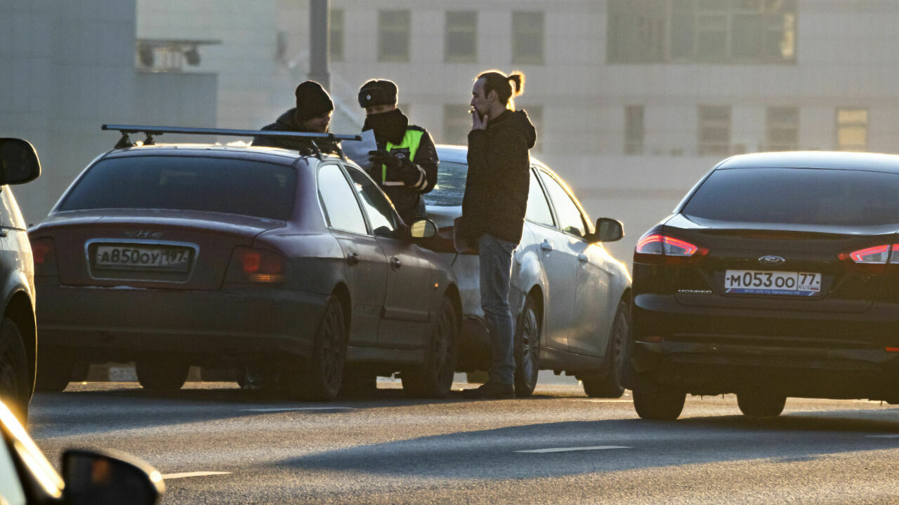 Пять самых опасных «подстав» от соседей по потоку - АвтоВзгляд