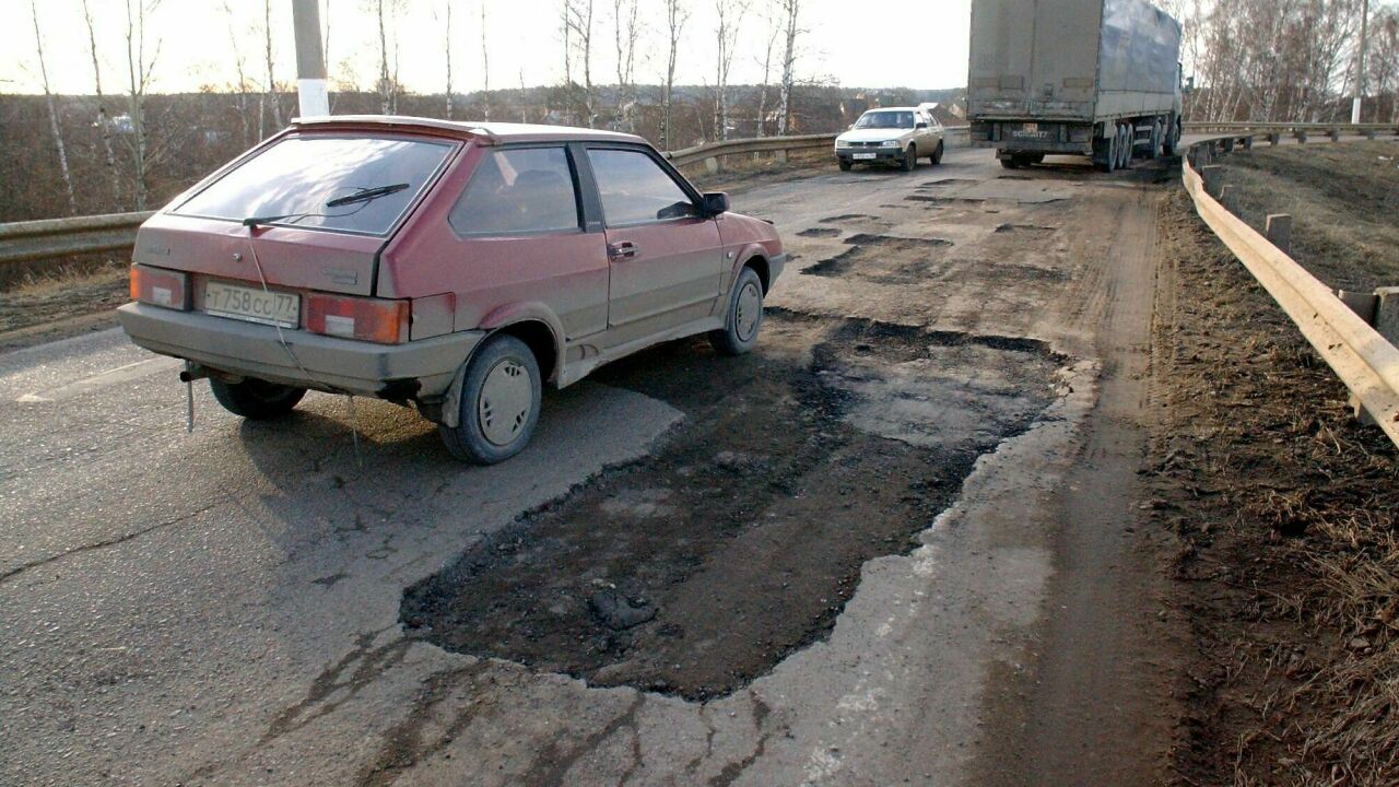 Кто заплатит за ремонт автомобиля, попавшего в яму - АвтоВзгляд