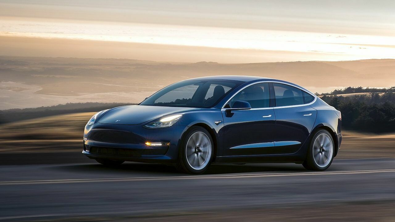 Tesla провалила план по производству седанов Model 3 - АвтоВзгляд