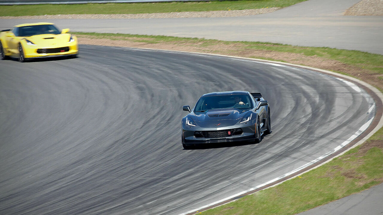 Chevrolet Corvette z06 track