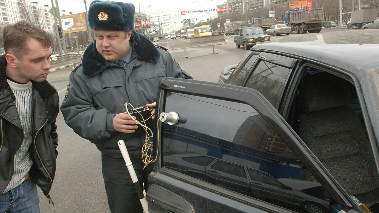 ГИБДД сажает водителей в тюрьму за излишне тонированные машины - АвтоВзгляд