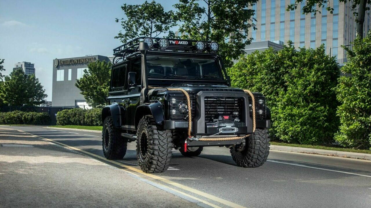 Сколько стоит Land Rover Defender, как у Бонда - АвтоВзгляд