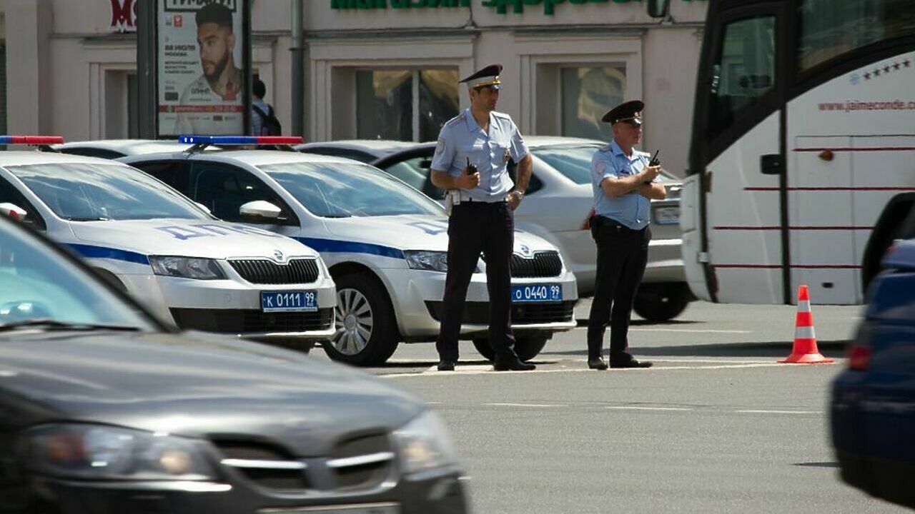 Гаишники разрешили себе прятаться в кустах под надуманными предлогами -  АвтоВзгляд