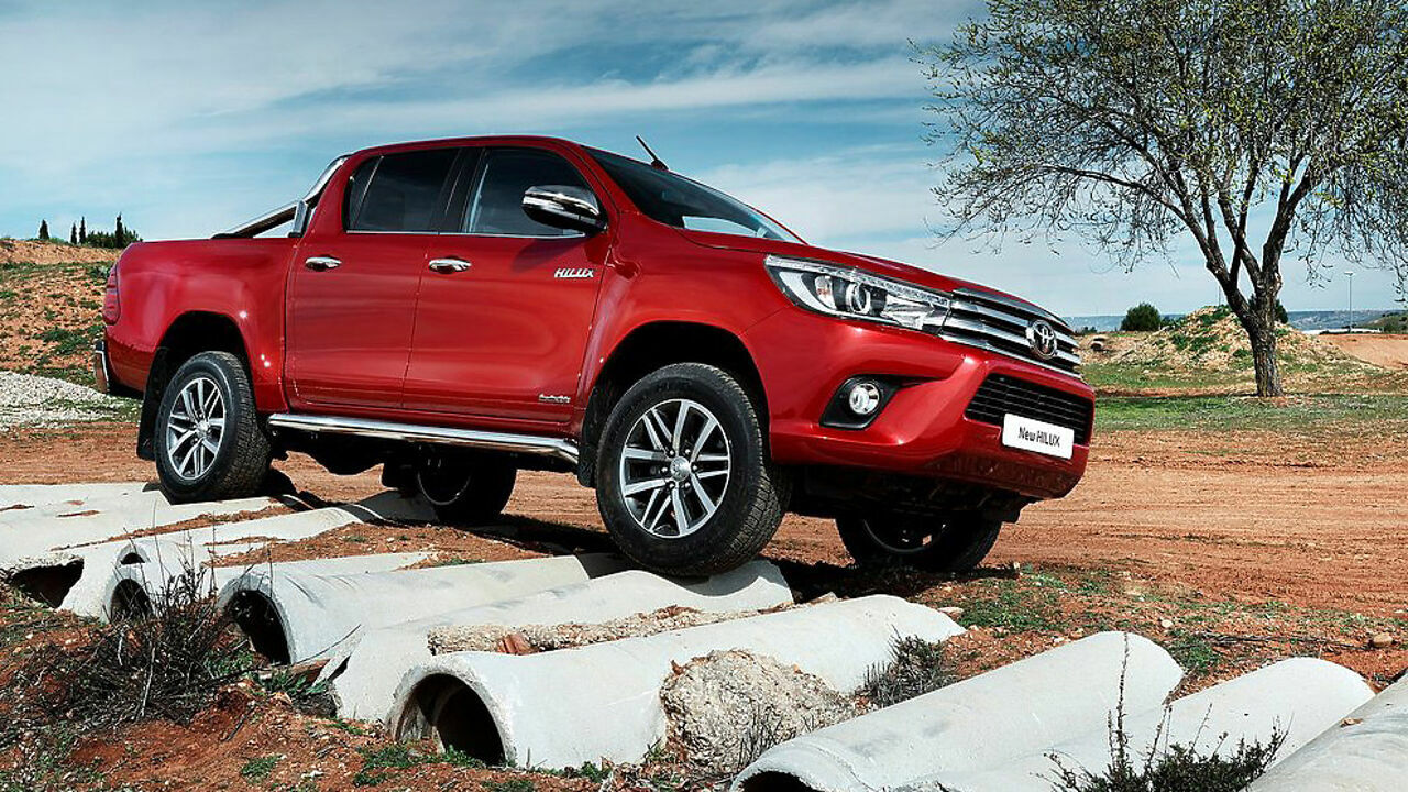 Toyota Hilux: по следам «Крокодила» Данди - АвтоВзгляд