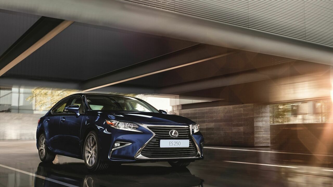 Lexus ES: рецепт премиальности - АвтоВзгляд