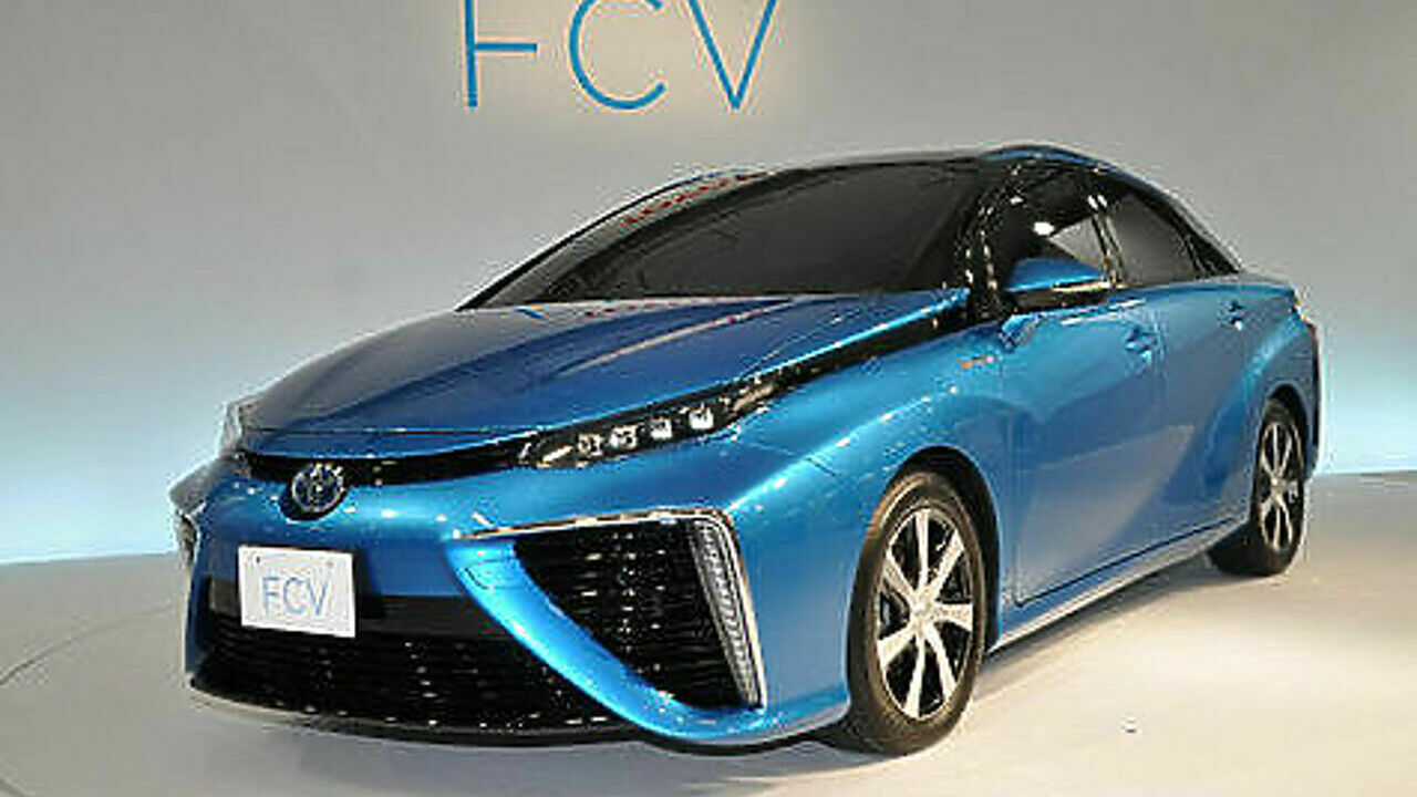 Toyota Mirai: первый недорогой водородный автомобиль? - АвтоВзгляд