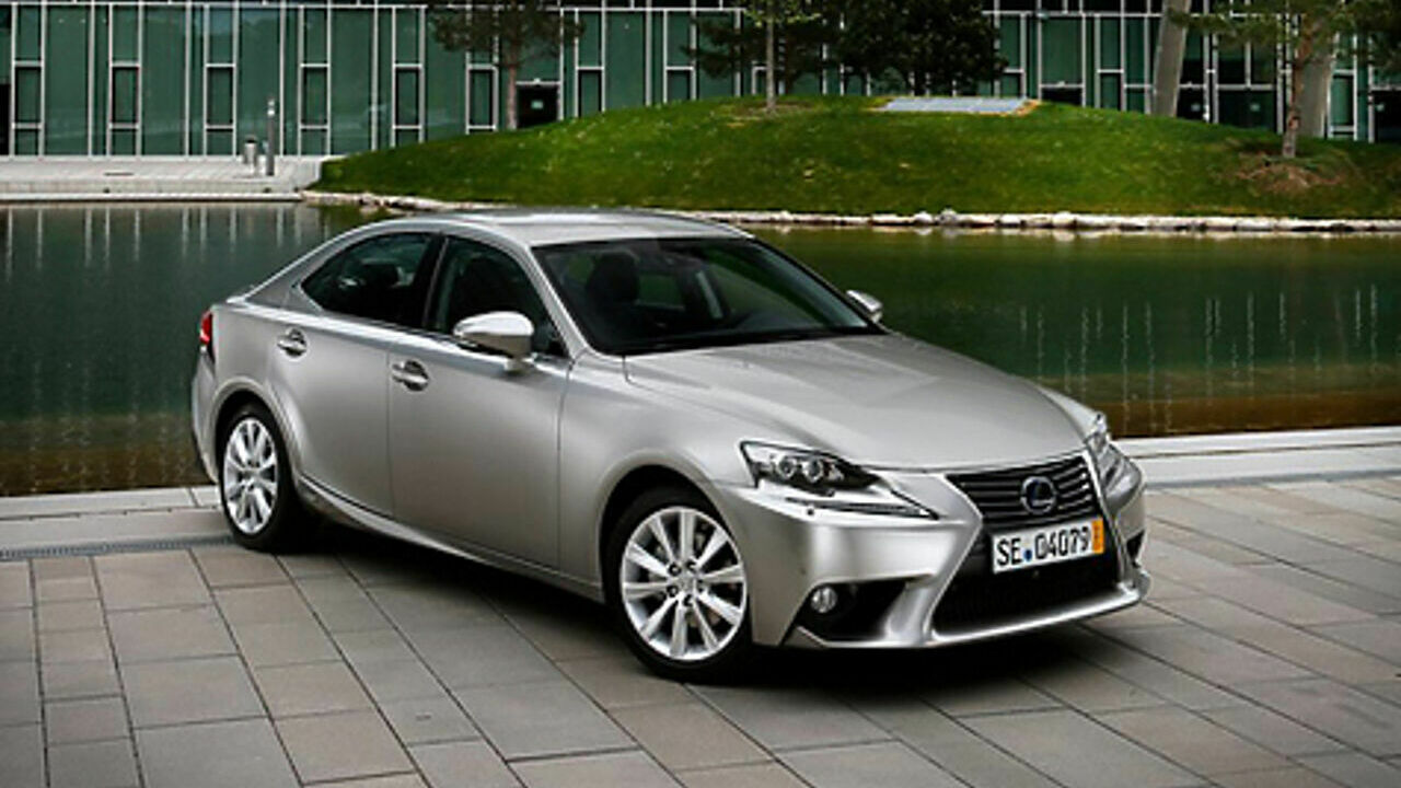 Lexus is 250 поколения