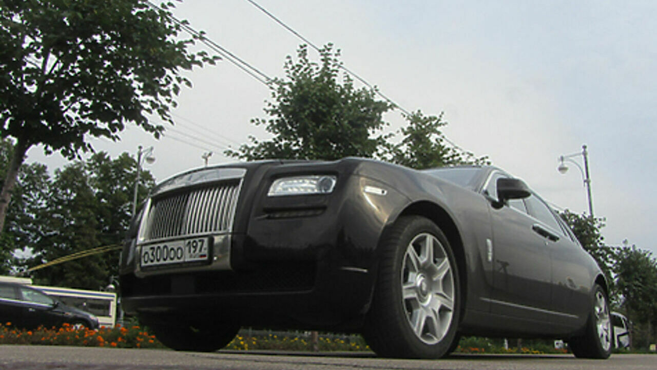 Rolls-Royce Ghost: сиятельный «динозавр» - АвтоВзгляд