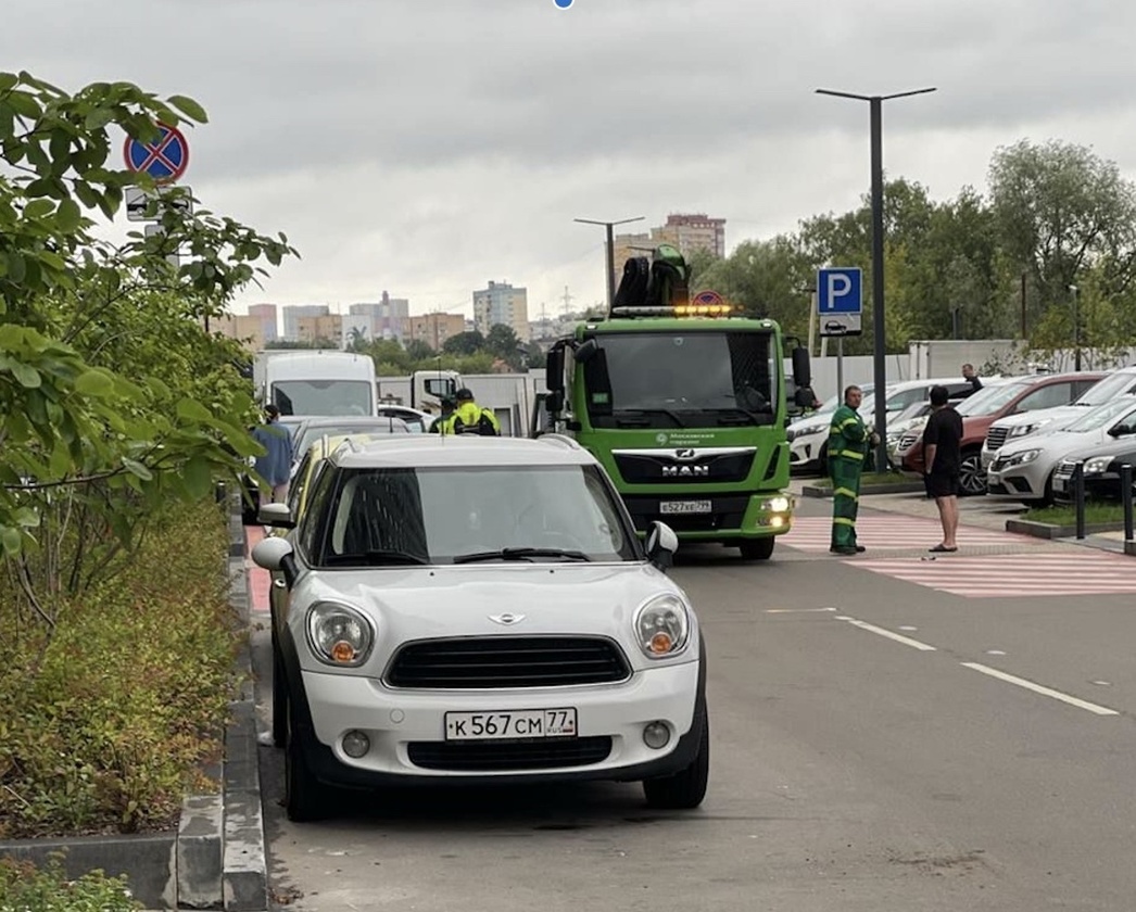 Как дворы без машин портят москвичей - АвтоВзгляд