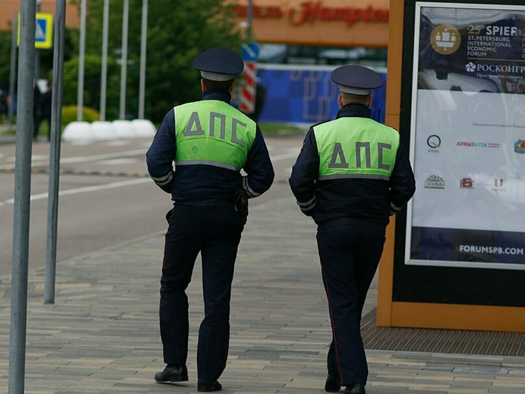 Как штрафуют пассажиров, выпивающих спиртное в салоне авто - АвтоВзгляд