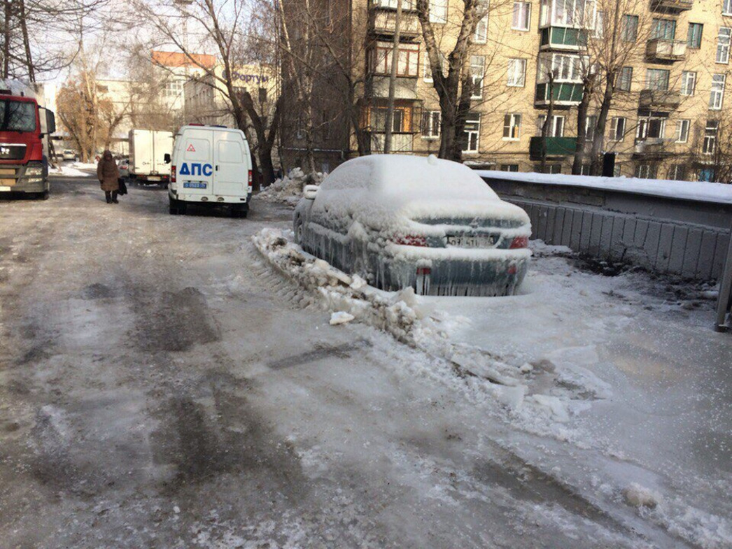 Почему именно сейчас нужно очистить лед вокруг своего автомобиля -  АвтоВзгляд