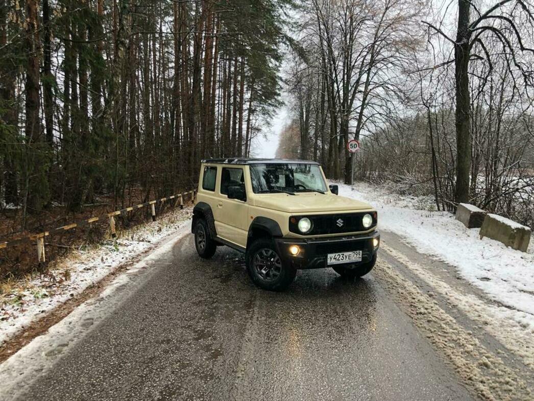 Могучая коробчонка: снежный тест-драйв нового Suzuki Jimny - АвтоВзгляд