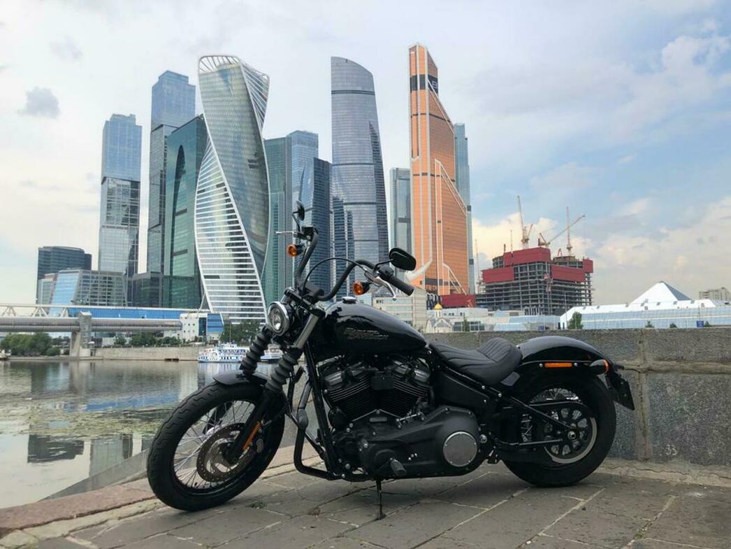 Выдыхай, бобер: тест-райд Harley-Davidson Street Bob - АвтоВзгляд